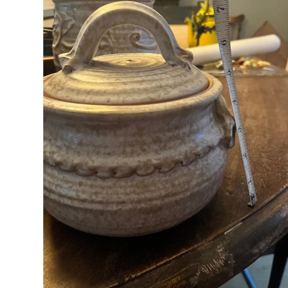 Speckled Studio Art Pottery Vintage Stoneware Lidded Crock/Jar ‎ Signed